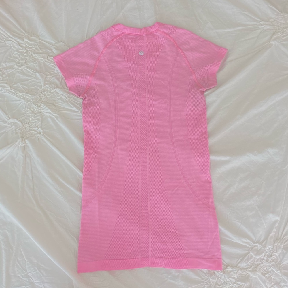 lulu swiftly tank/comes with free bag